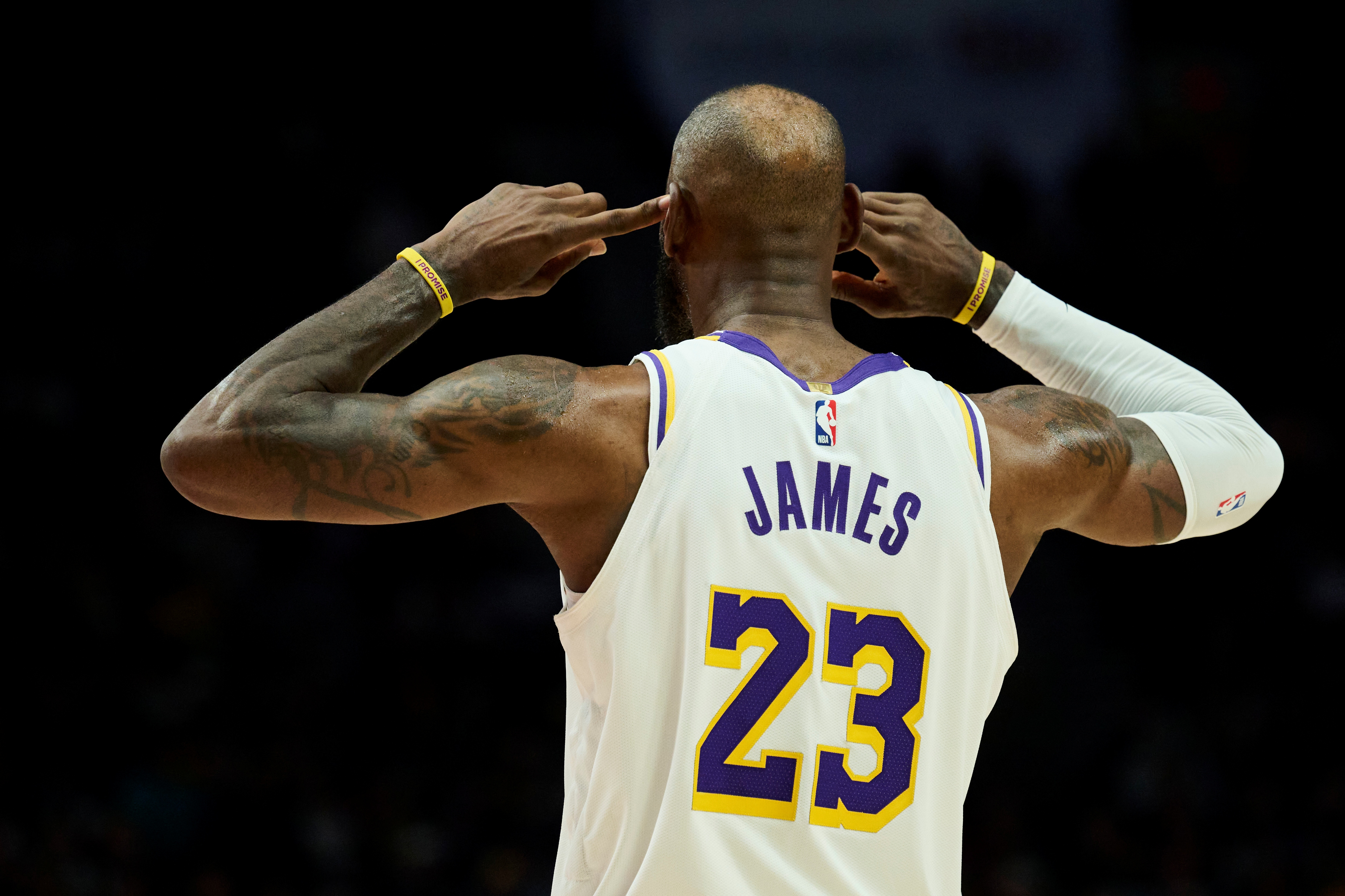 世界杯经典比赛-ESPN：珍妮曾抱怨詹姆斯的自大 以及Klutch经纪公司对球队的控制